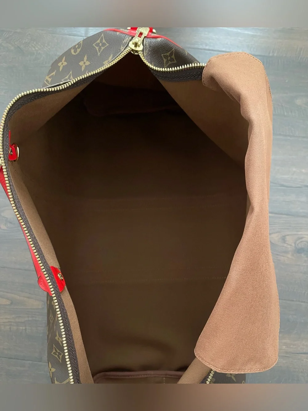 LOUIS VUITTON Keepall Bandoulière 50 Coquelicot Red Monogram Canvas Travel Bag